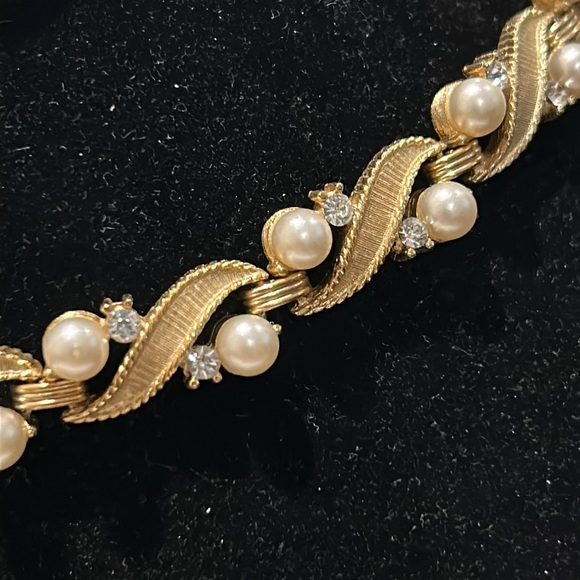 Vintage Trifari Pearl Gold Necklace. 1950’s - Picture 5 of 16